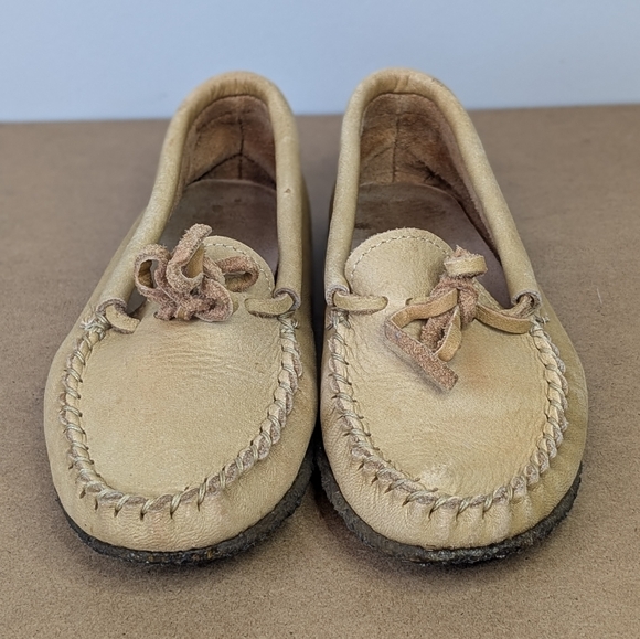 Laurentian Chief | Moose Hide Slippers, Natural Crepe Rubber Sole, Size 7 - Picture 5 of 14